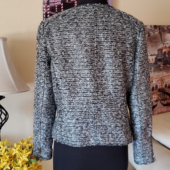 Blazer - Picture 3 of 5